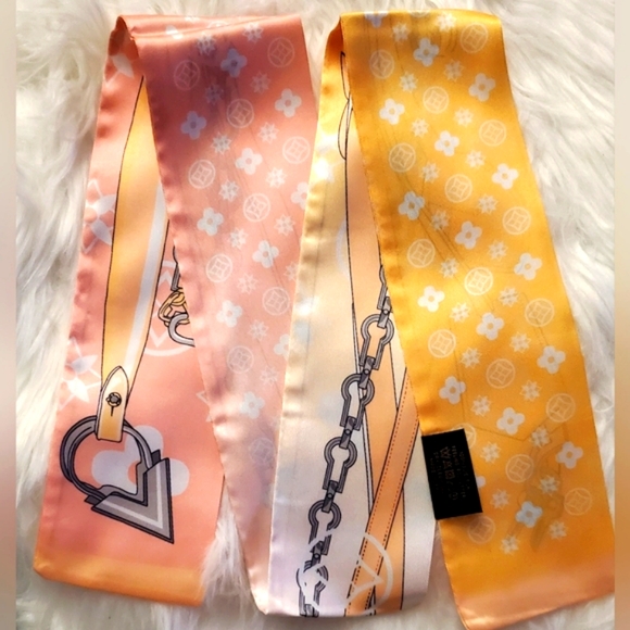 Accessory, Silk - Picture 1 of 2